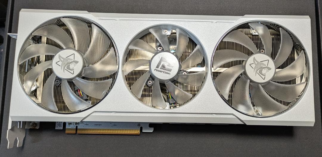 グラフィックボード・グラボ・ビデオカード Radeon RX 6700 XT PowerColor White