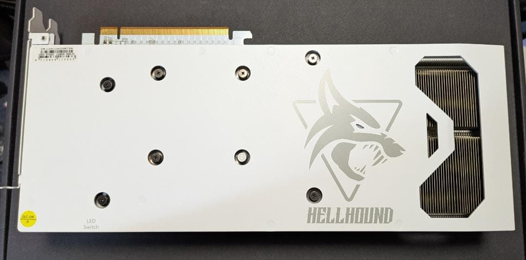 グラフィックボード・グラボ・ビデオカード Radeon RX 6700 XT PowerColor White