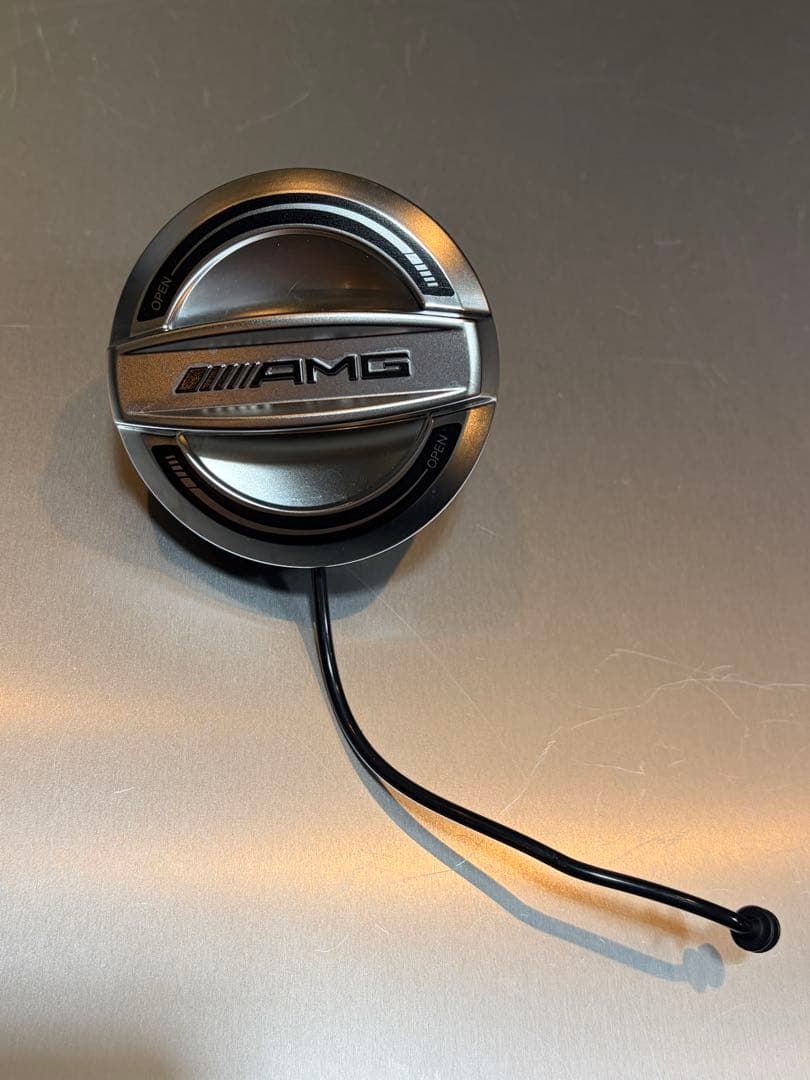 メルセデスベンツ　AMG フューエルキャップ