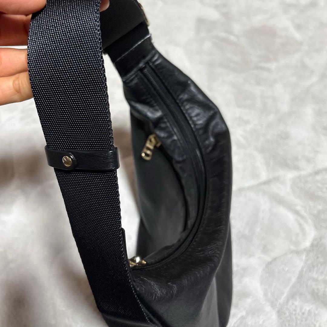 russet ラシット ソフトレザーラウンドショルダーバッグ ゴールド金具