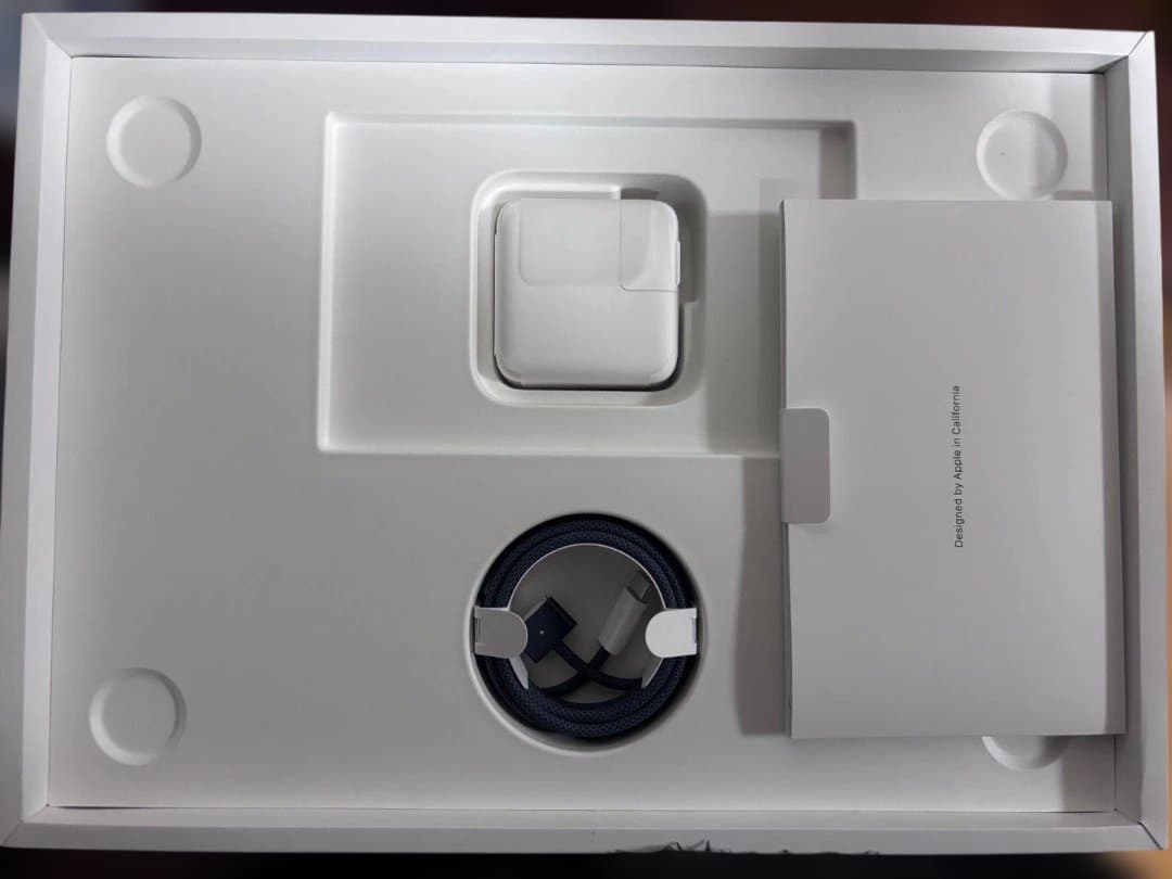 【美品箱付】MacBookAir M2 13インチ 8GB256GBミッドナイト