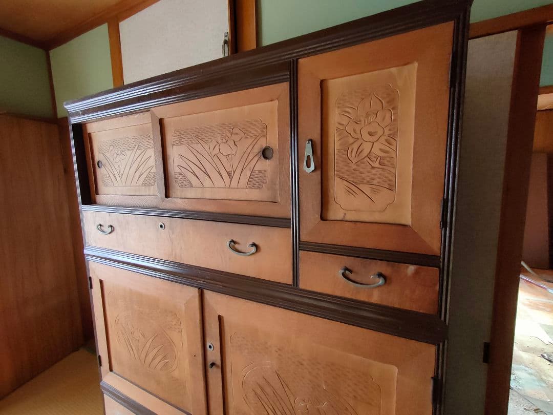 レトロな箪笥　幅122cm 高さ170cm 奥行42cm