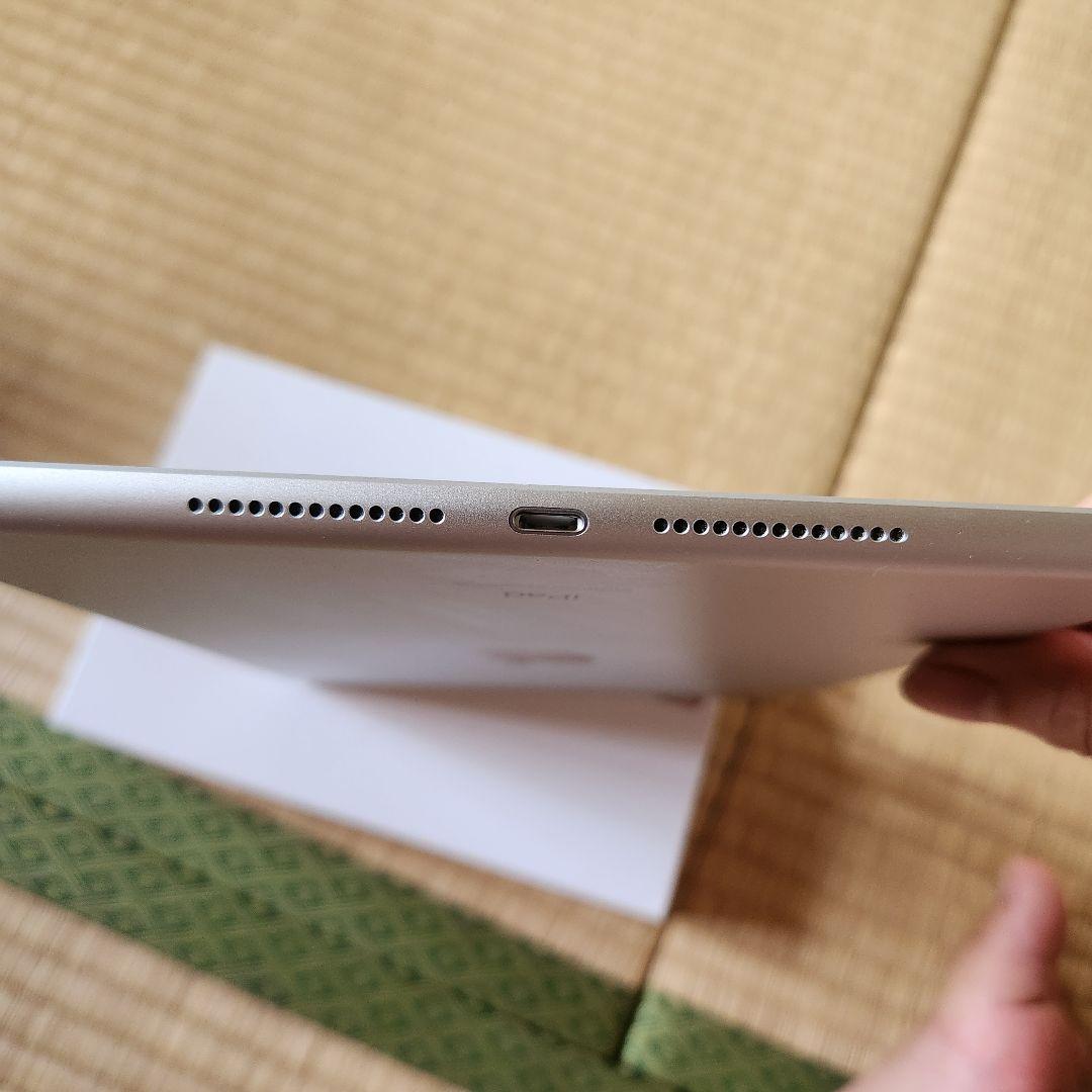 Apple iPad (第7世代) 32GB シルバー バッテリー容量90%