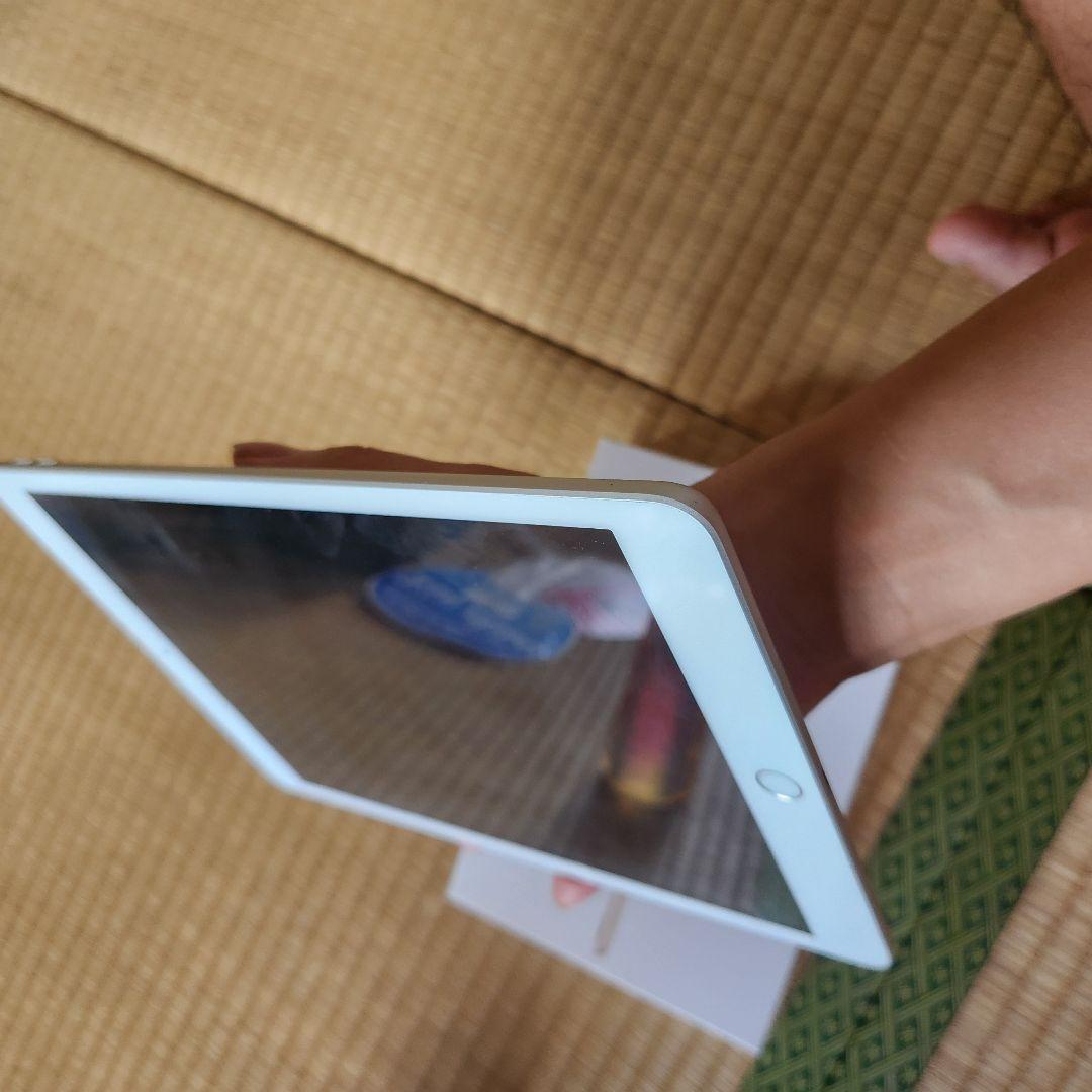 Apple iPad (第7世代) 32GB シルバー バッテリー容量90%