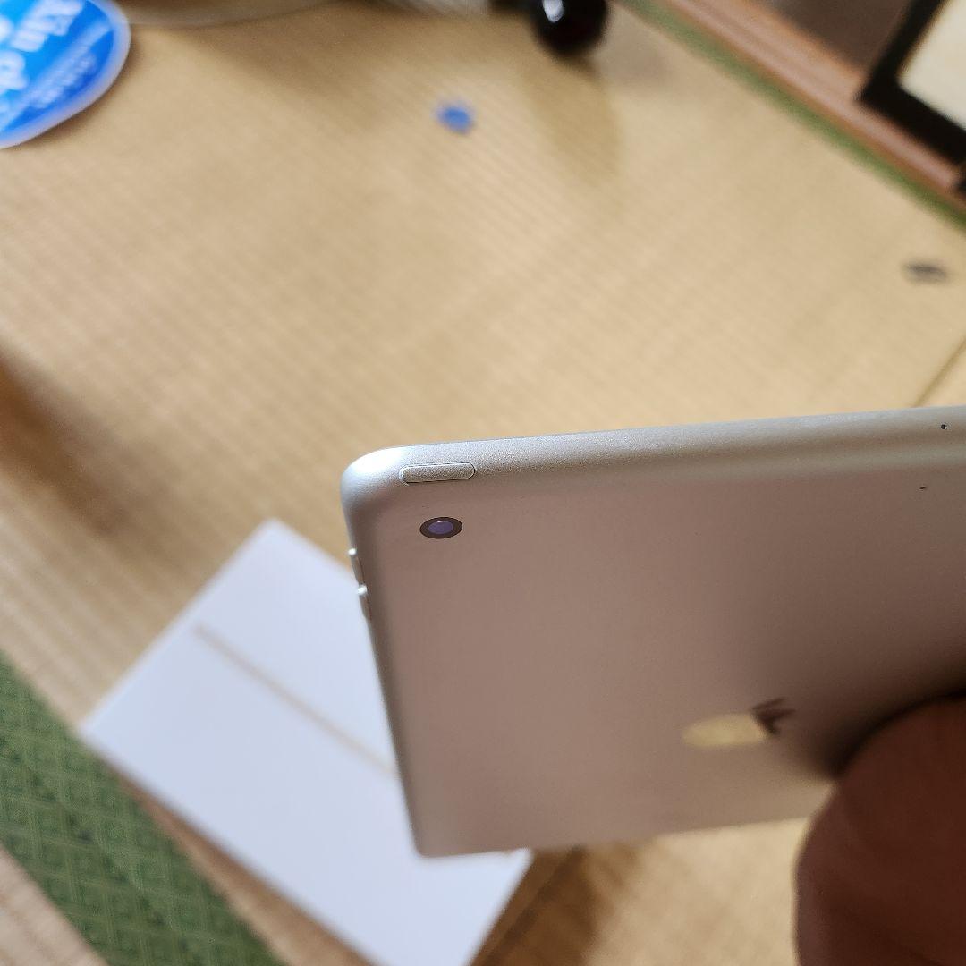 Apple iPad (第7世代) 32GB シルバー バッテリー容量90%
