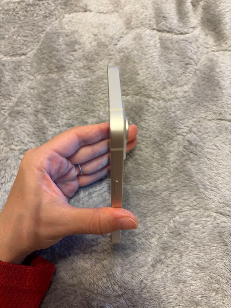 iPhone 13 128GB SIMフリー スターライト　ホワイト　白