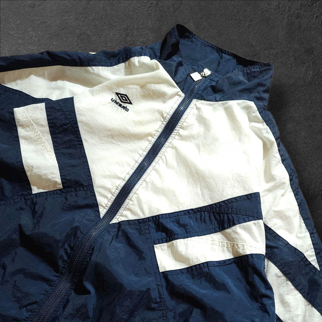 90s UMBRO アンブロナイロンジャケット 刺繍ロゴ 単丈 太アーム