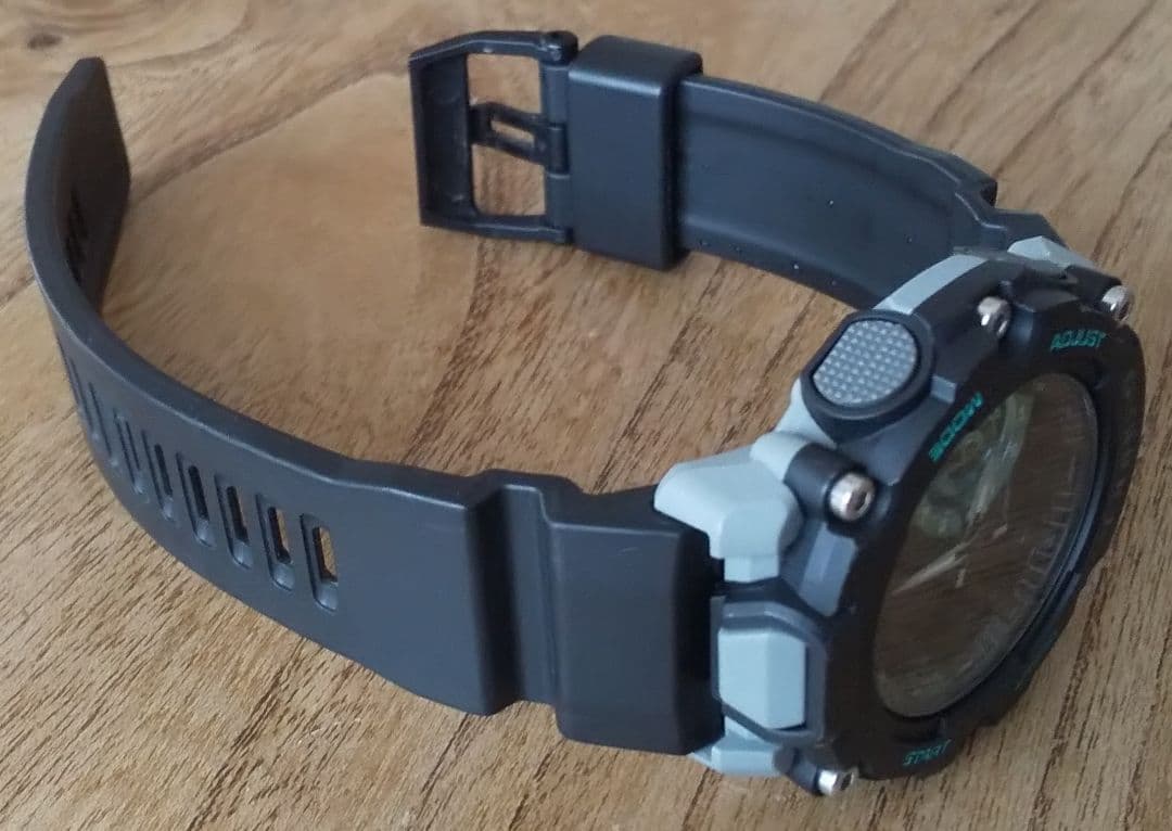 カシオ G-SHOCK GA-2200M カーボンコアガード構造