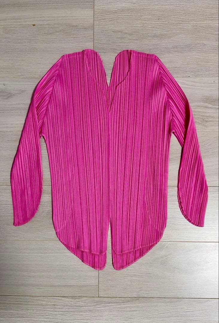 プリーズプリーズのトップス綺麗なピンク色