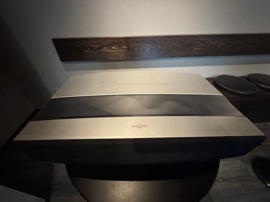 XGIMI AURA 超短焦点 4K レーザープロジェクター