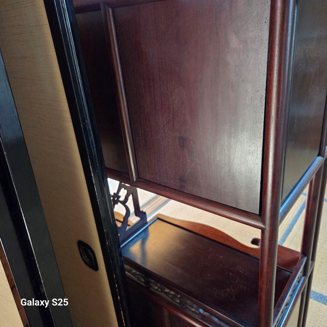 水屋箪笥　美しい彫刻の茶棚　飾り棚