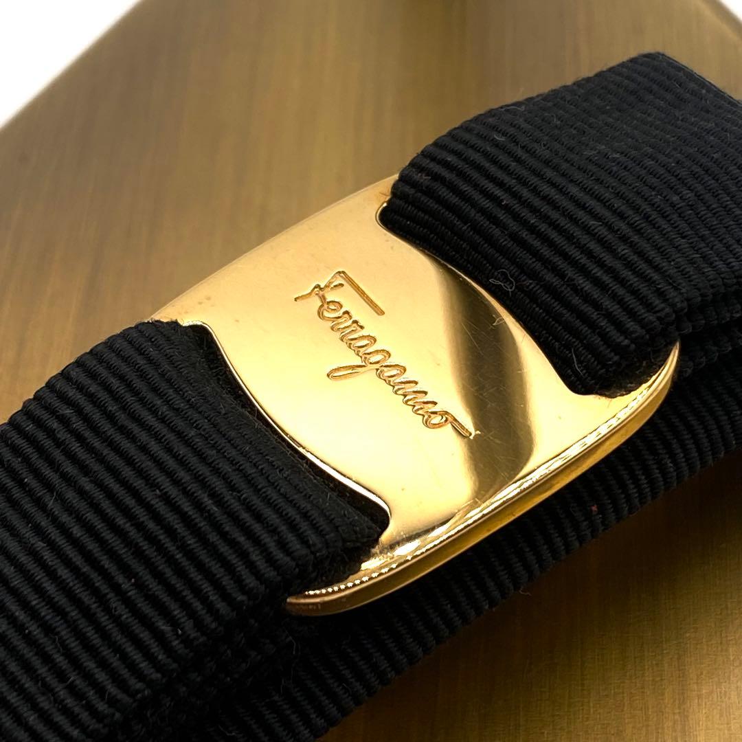 美品　Salvatore Ferragamo ブラック　バレッタ　ヴァラリボン