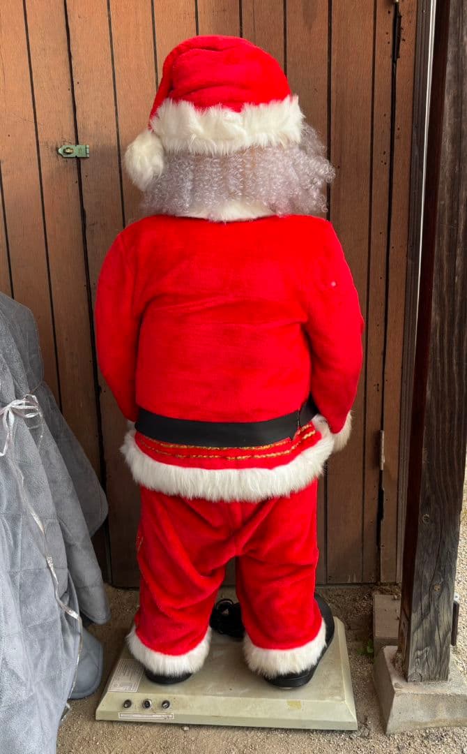 サウンドに乗りながら踊るサンタクロースオブジェ　特大130cm