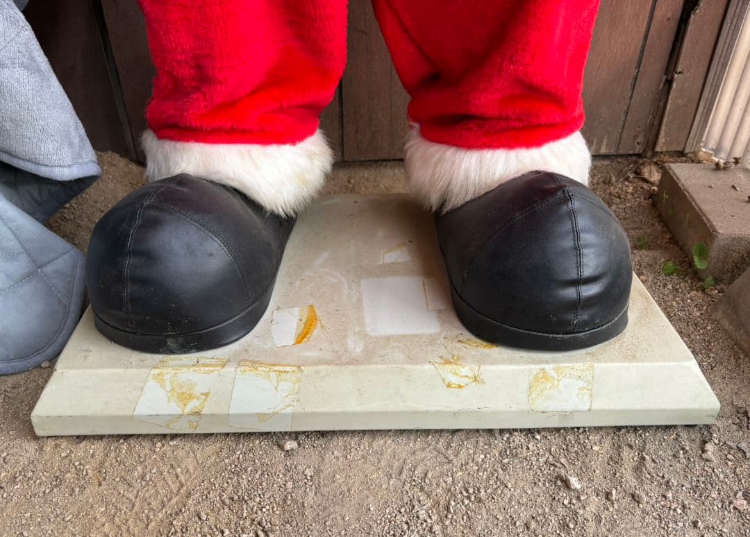 サウンドに乗りながら踊るサンタクロースオブジェ　特大130cm