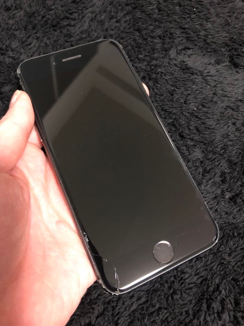 iPhone8/64G/スペースグレー 画面・背面ひび割れあり