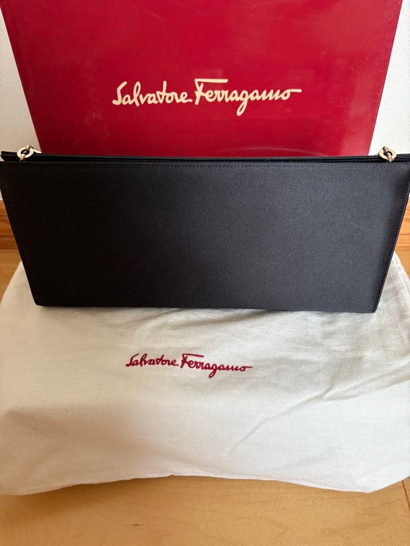 フェラガモ　Salvatore Ferragamo 黒 ショルダーバッグ