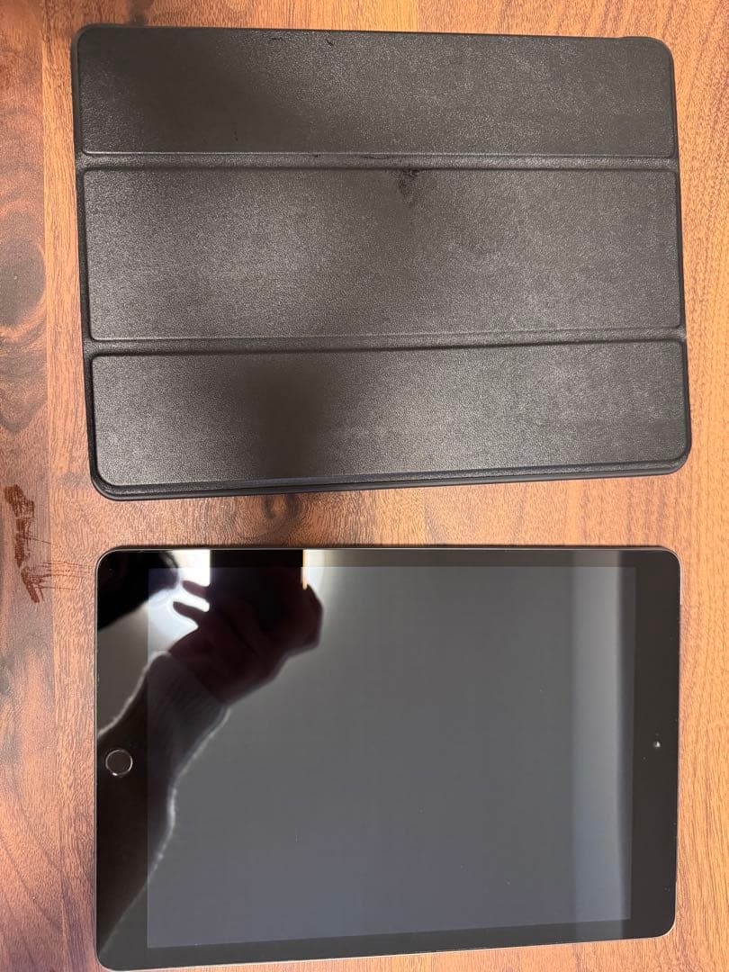 【美品】Apple iPad 第8世代 スペースグレイ本体 箱・充電器付