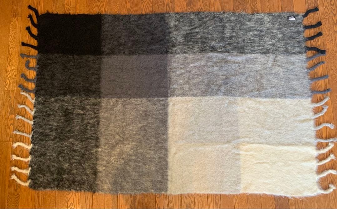 希少エルメス.大判モヘアブランケット・ 北欧織物作家レーナレヴェルとのコラボ