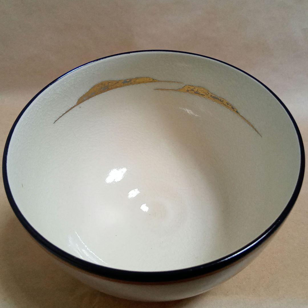 抹茶茶碗　色絵山桜嶋影図