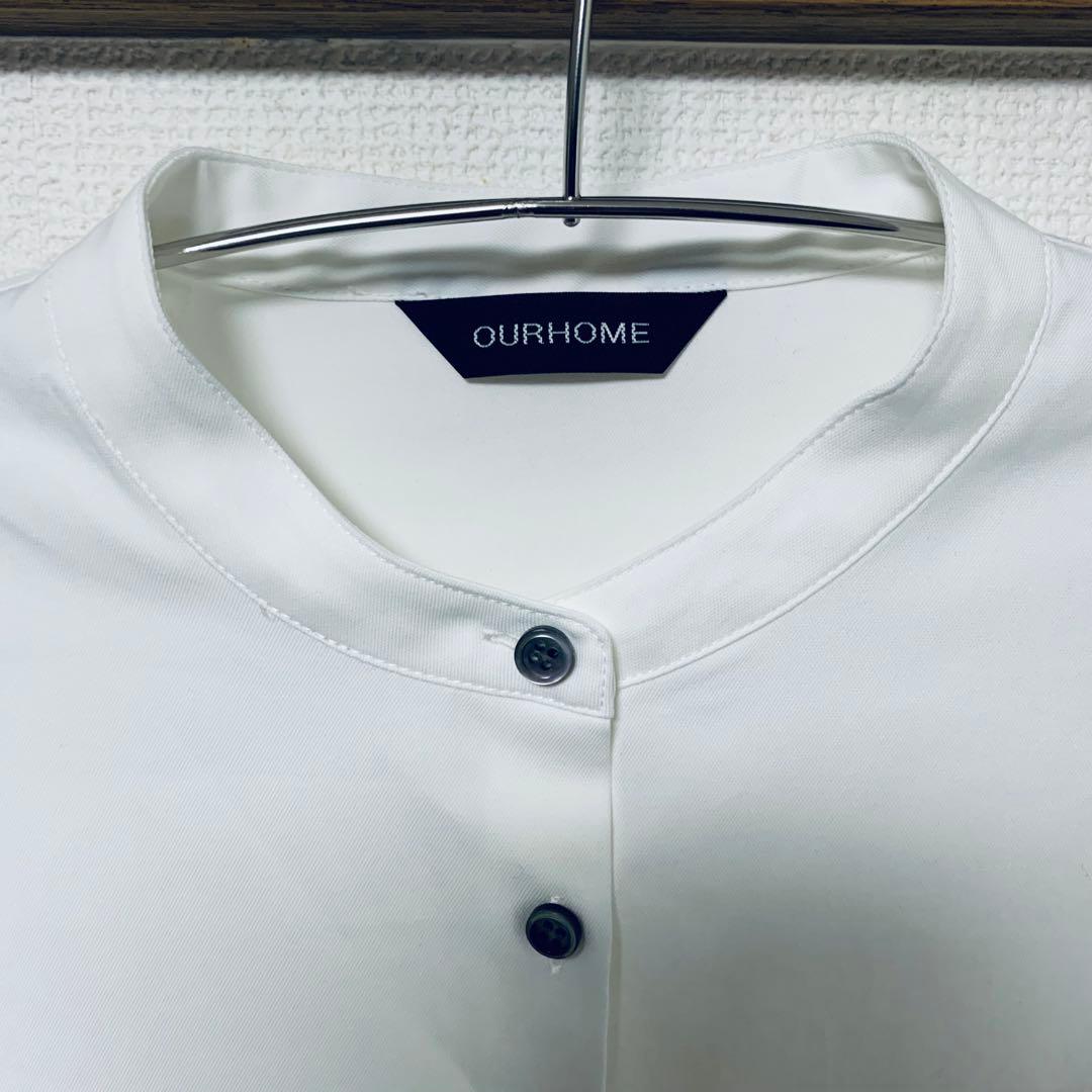 美品　OUR シワになりにくい胸元切り替えロングシャツ　ホワイト