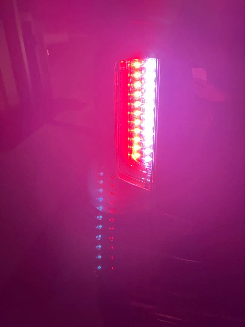 Valenti　LEDテールランプ　ロアテール　クリア エルグランドE52