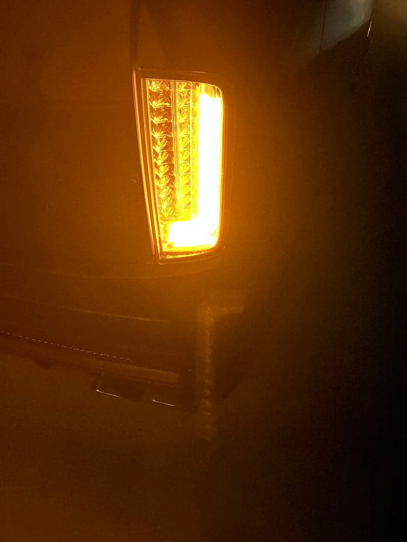 Valenti　LEDテールランプ　ロアテール　クリア エルグランドE52