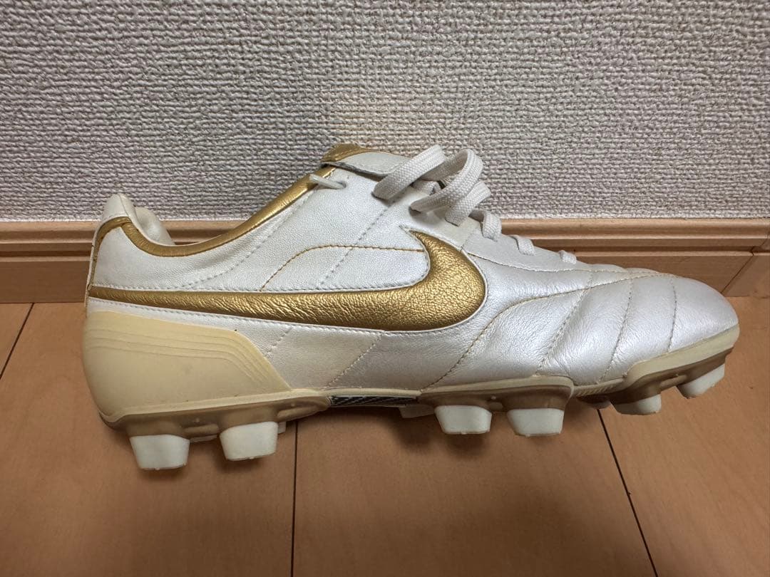 Nike エアレジェンド・スパイク ホワイト/ゴールド