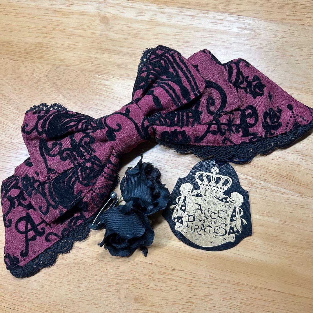 シャンデリアフロッキージャンパースカート　リボンブローチブローチ　セット