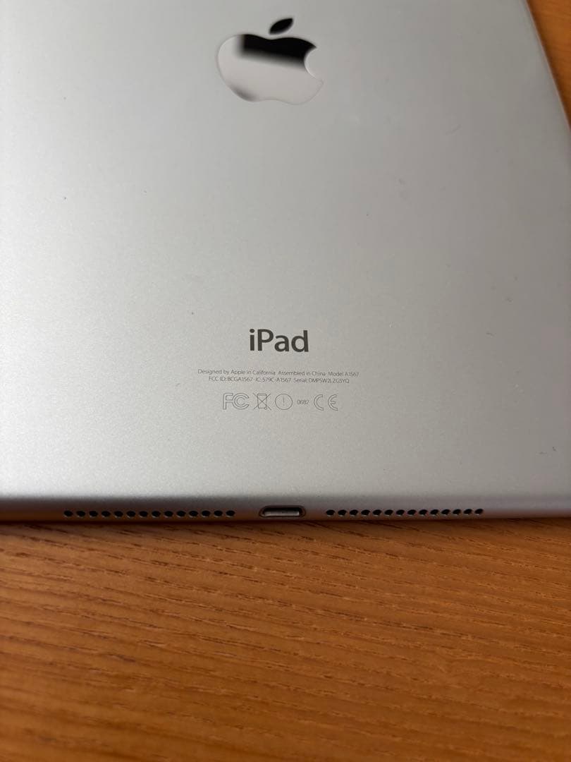 Apple iPad Air2 128GB WiFi シルバー　カバー付き