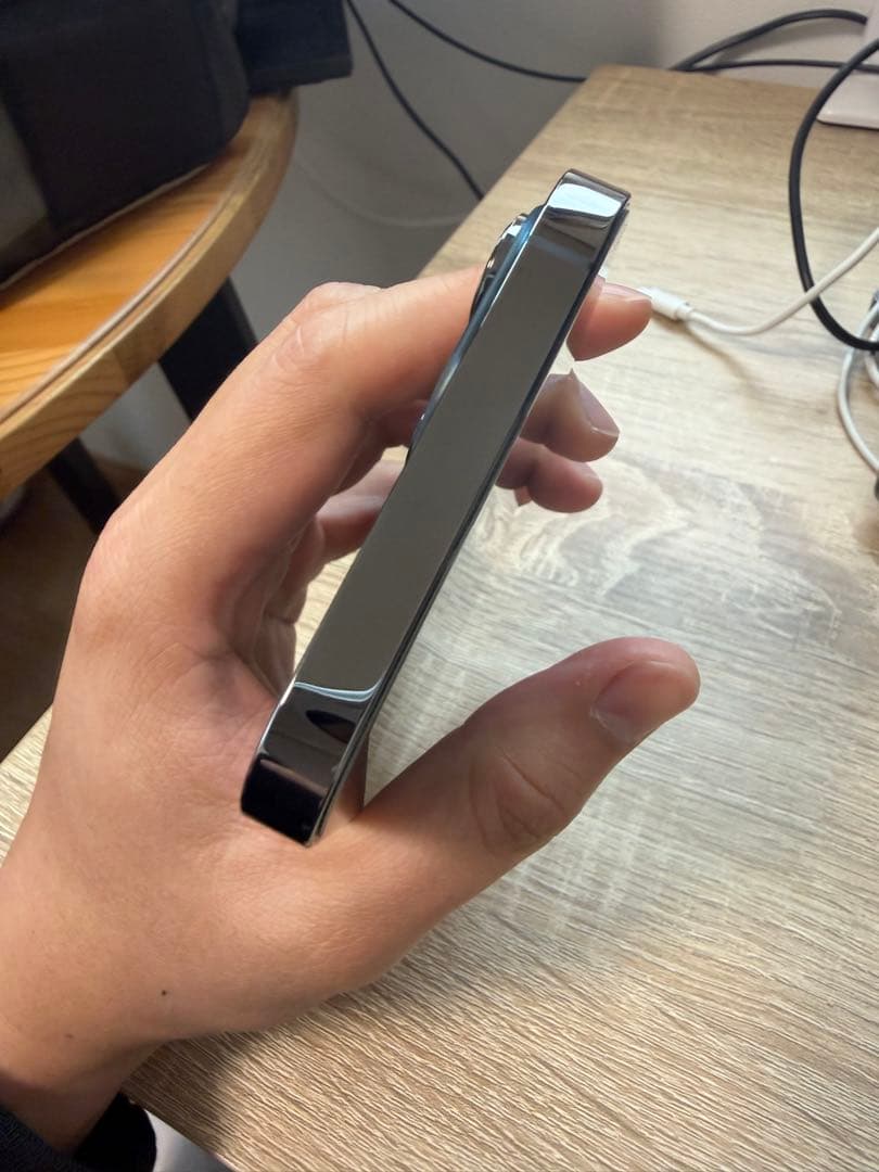 良品！　Apple iPhone 13ProMax