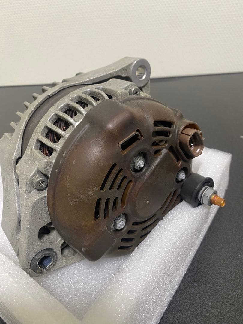 マセラティ グラントゥーリズモ　オルタネーター