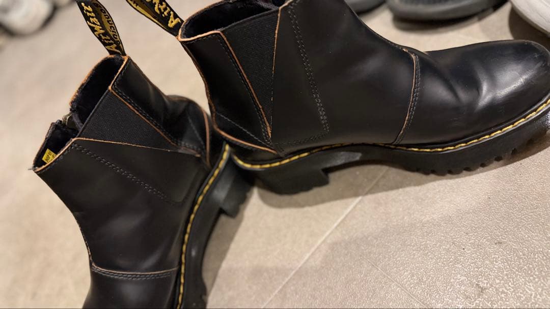 ピ*ち様 Dr. Martens Rometty II