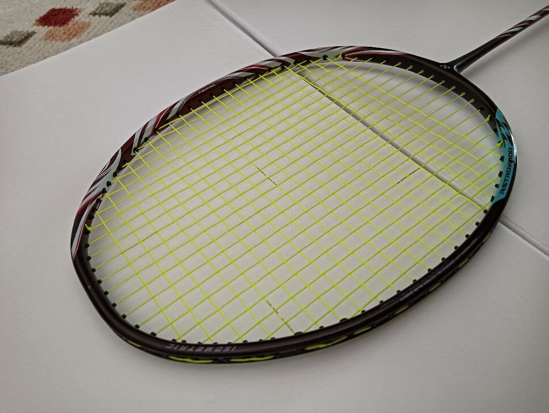 ラケット YONEX ASTROX100zz 4ug6