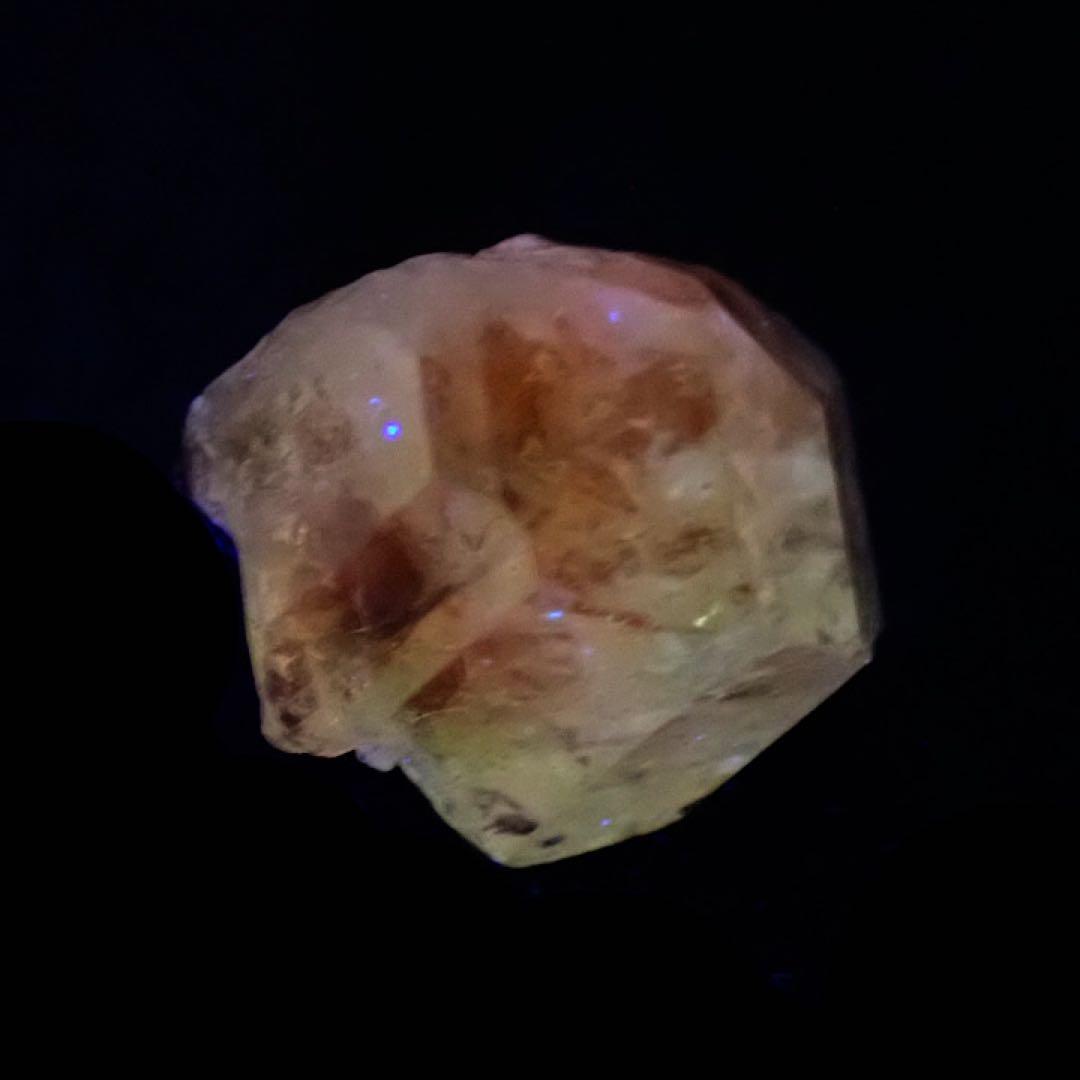 【タンザニア産】グロッシュラーグリーンガーネット(ツァボライト)