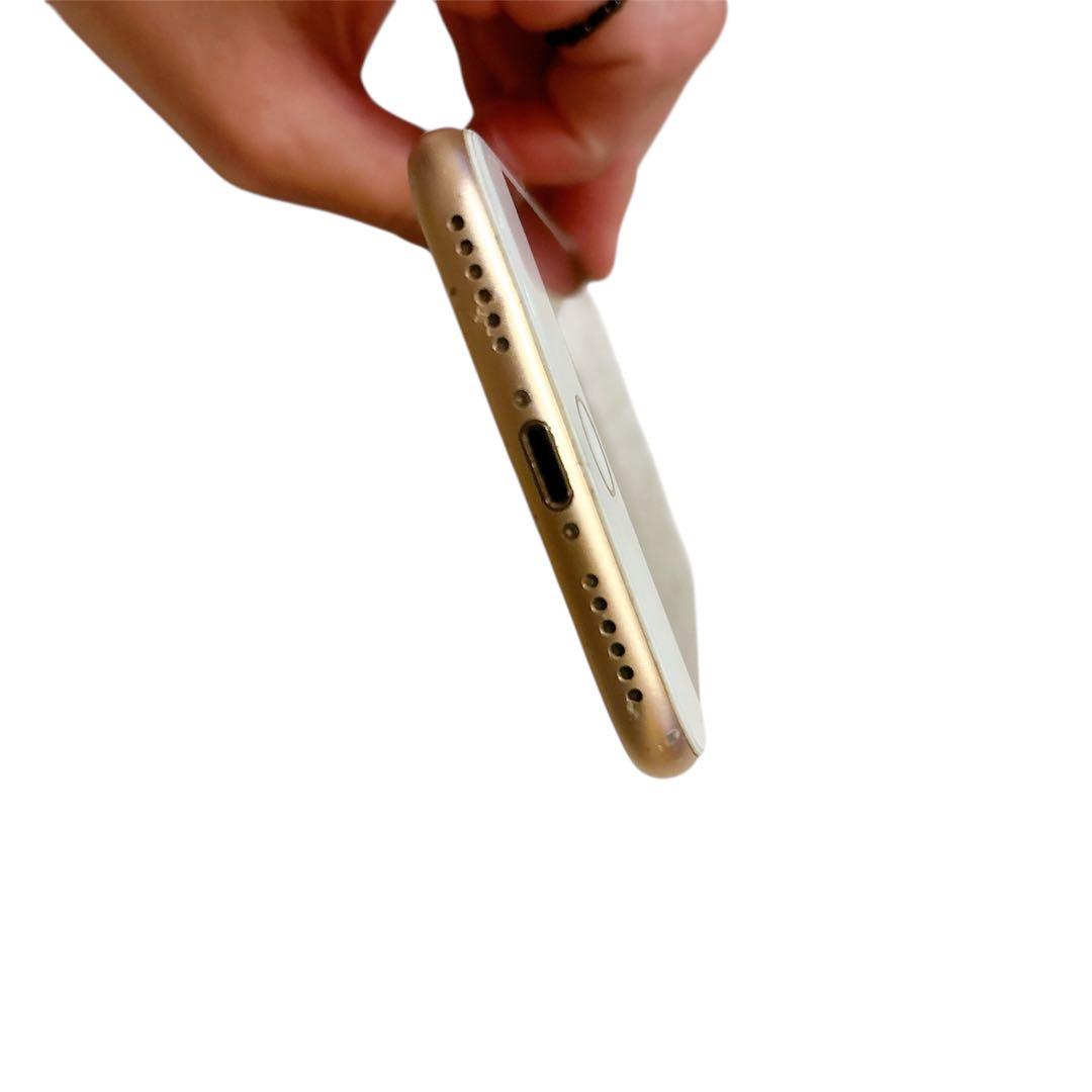 iPhone 8 ゴールド　本体 背面ひび割れ