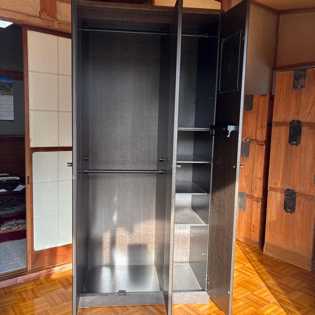 タンス　吊り下げ収納タイプ ＊可動式棚収納もあります。⭐️現地引渡しも可能