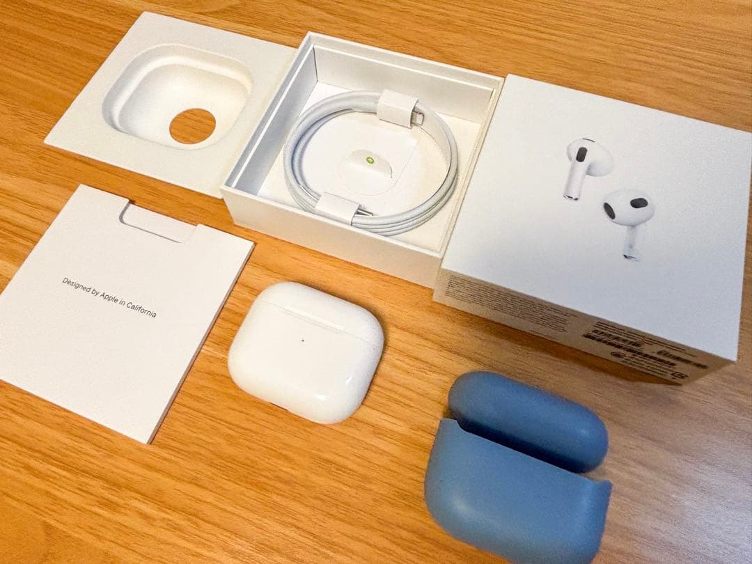【美品】Apple AirPods 第3世代 A2564 シリコンケース付