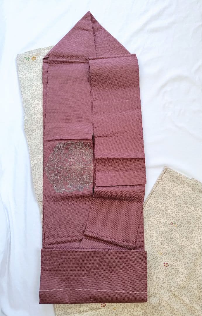 【本日中限定値下】大人名古屋帯くすみピンク草花柄オリエンタル柄刺繍お太鼓柄着物帯