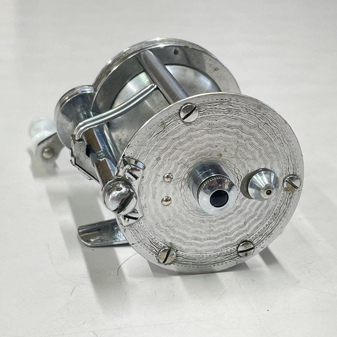 PFLUEGER SUMMIT 1993L 彫刻系ダイレクトリール