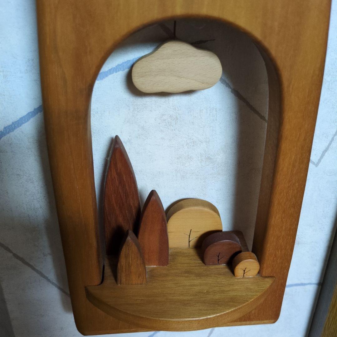 木製の自然テーマ掛時計