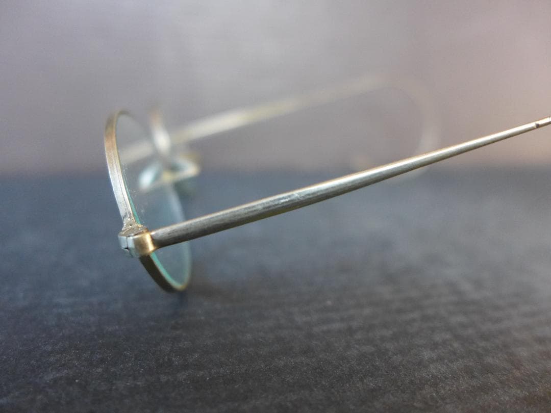 時代物　アンティークメガネ　金属フレーム　楕円形状眼鏡　軍人メガネ？　レトロ