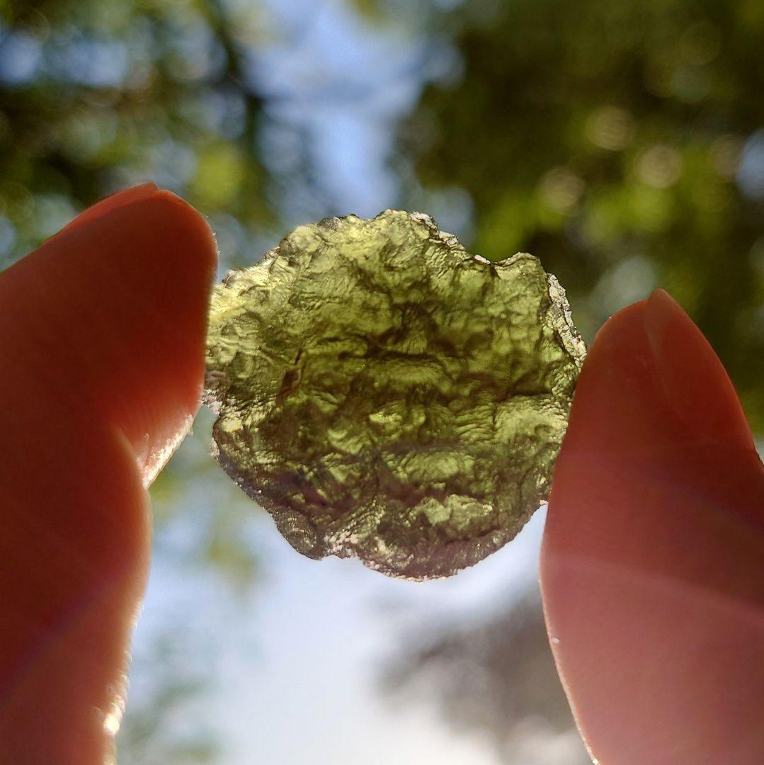 モルダバイト 12.7g 原石 Moldavite ⭐