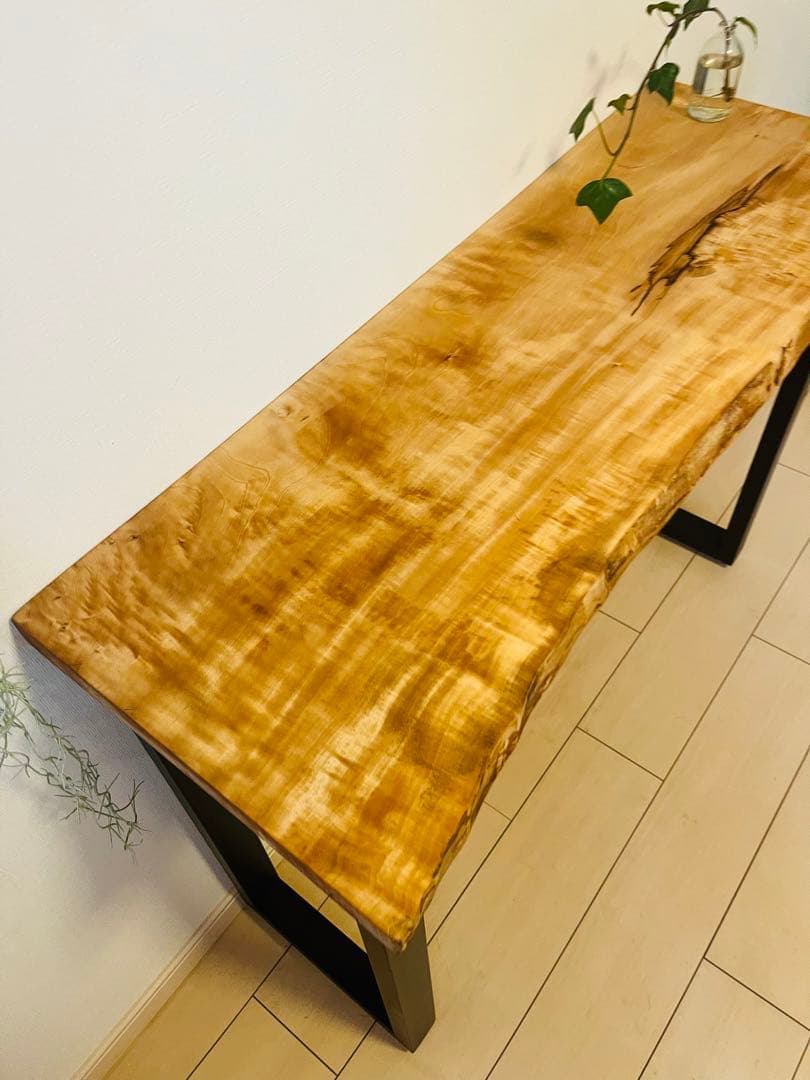 栃　一枚板テーブル　カウンターテーブル　アイアン脚　縮み杢