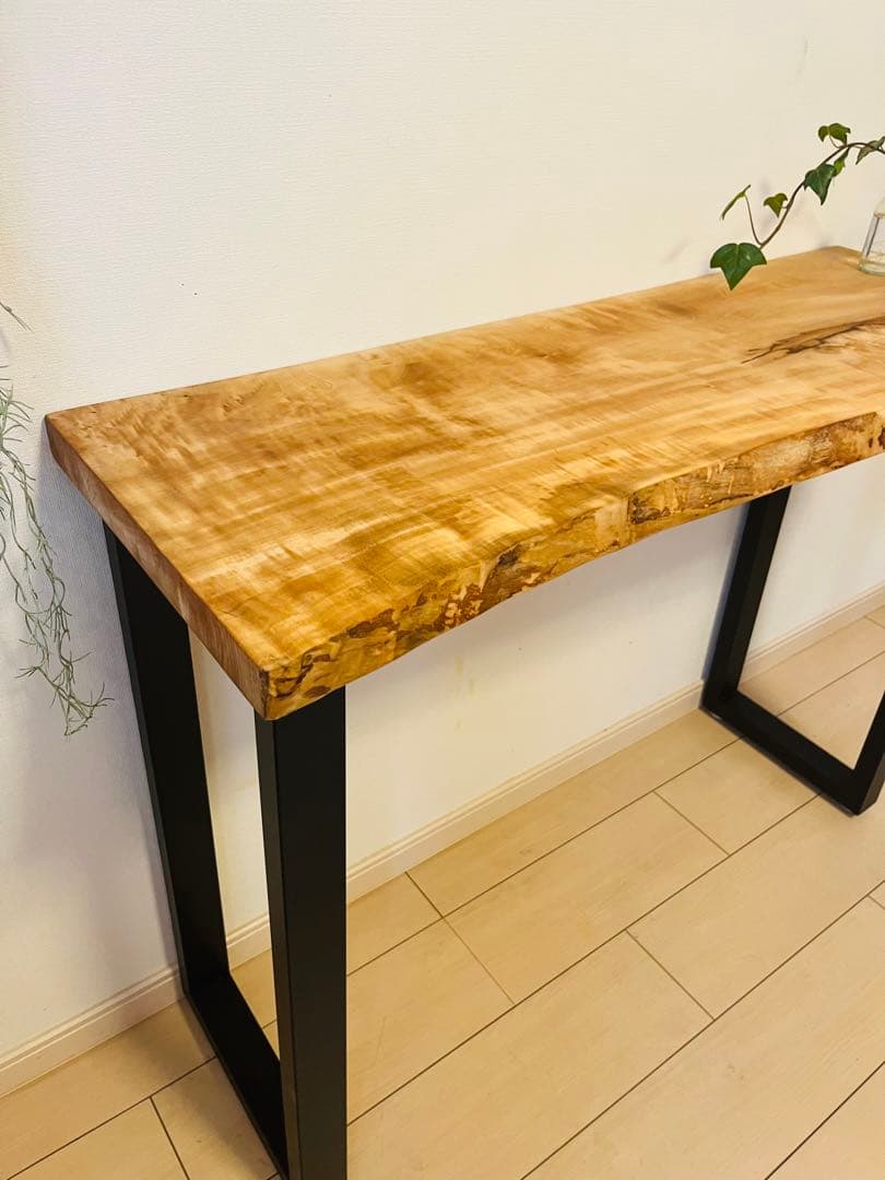 栃　一枚板テーブル　カウンターテーブル　アイアン脚　縮み杢