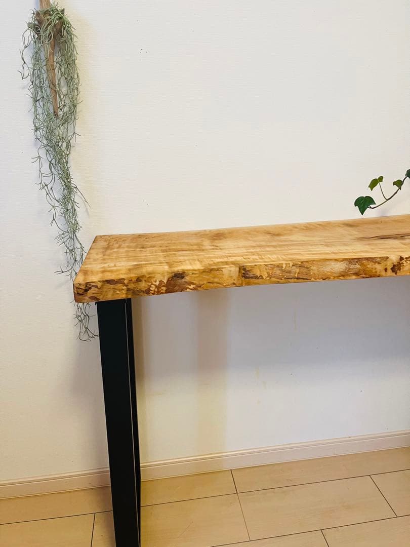 栃　一枚板テーブル　カウンターテーブル　アイアン脚　縮み杢