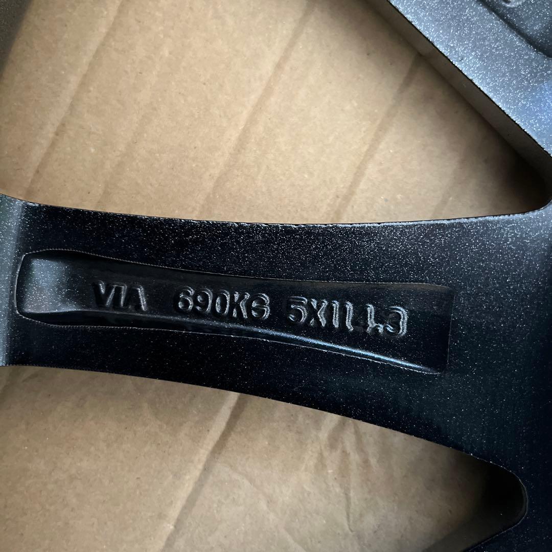 17インチ ガンメタリック 10スポークホイール　ロクサーニ　スポーツ