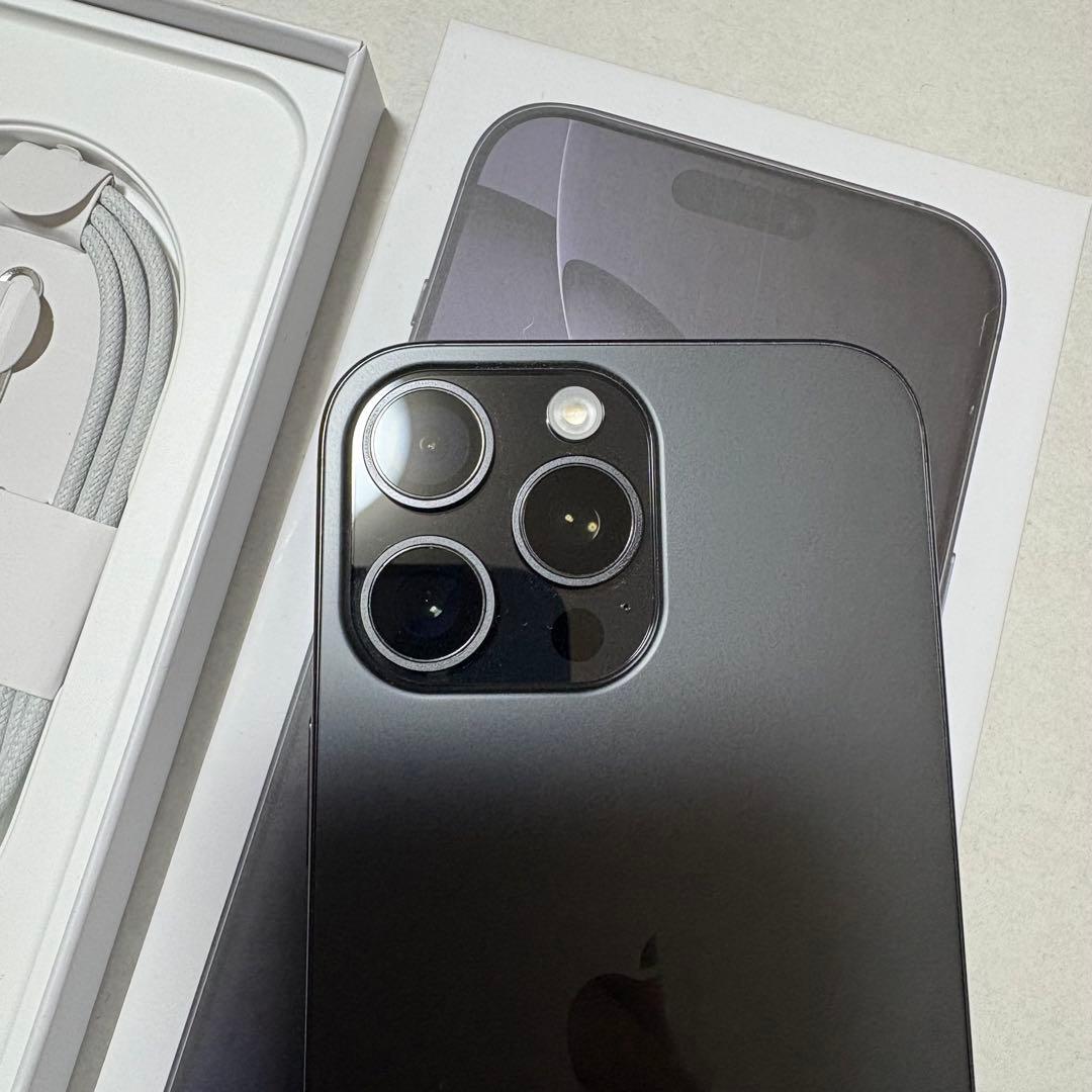 【極美品】iPhone 16 ProMax256GB （米国版・SIMフリー）