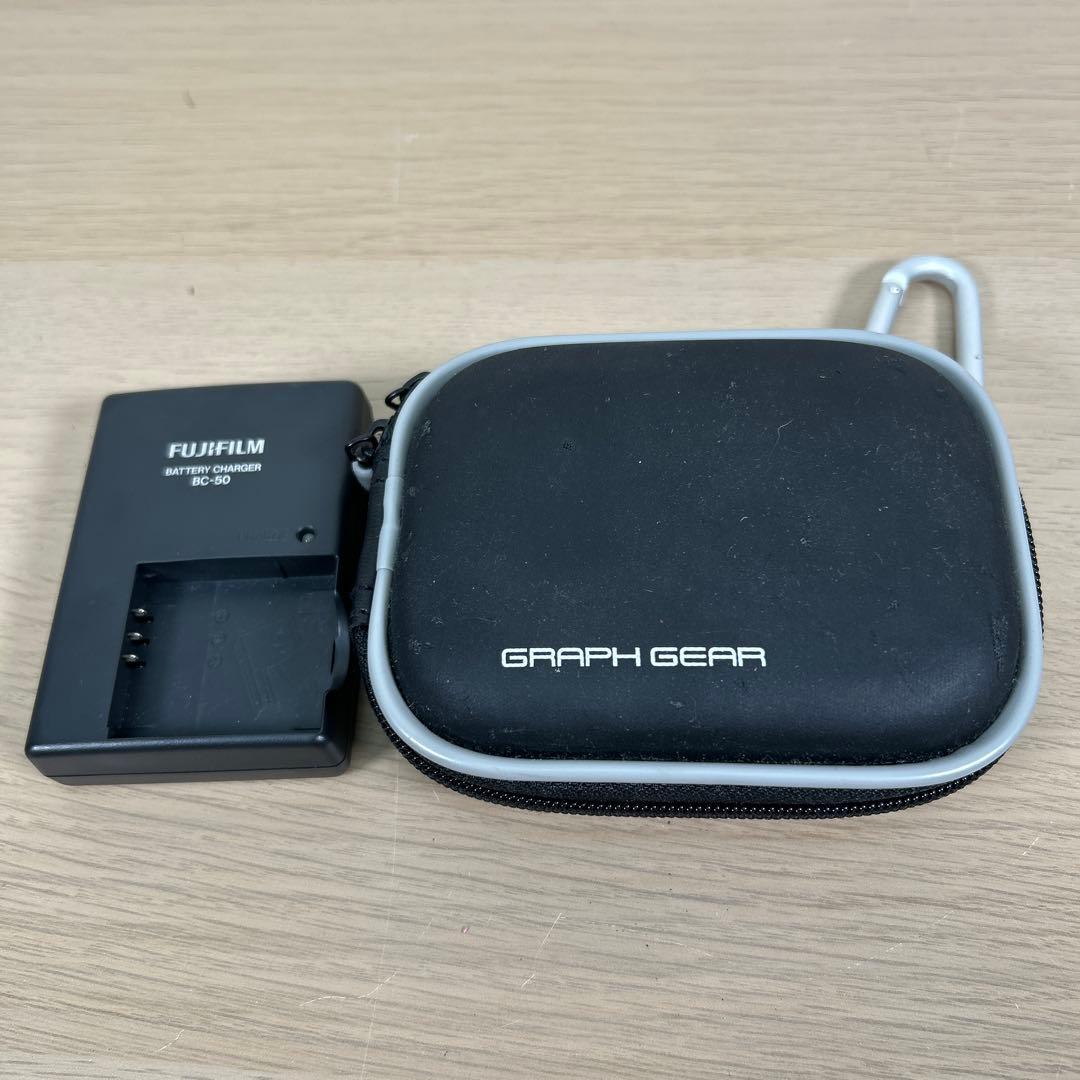 【美品】FUJIFILM FINEPIX F100fd デジカメ B225