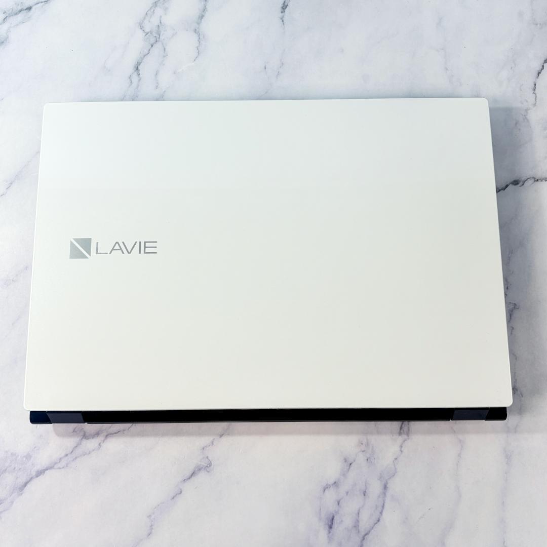 美品ホワイト・Corei7・16GB・SSD・DVDマルチ・ノートパソコン