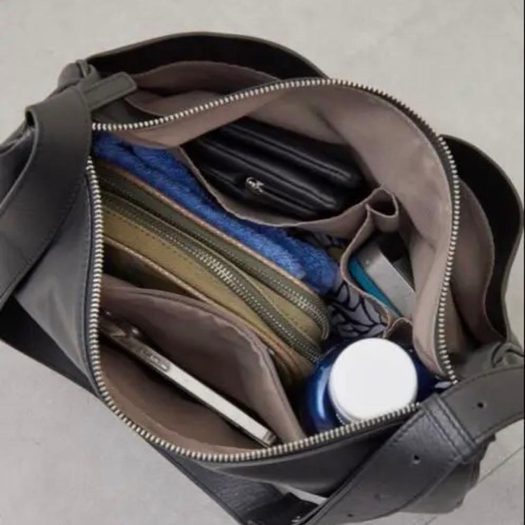 パピヨネ　ショルダーバッグ　黒